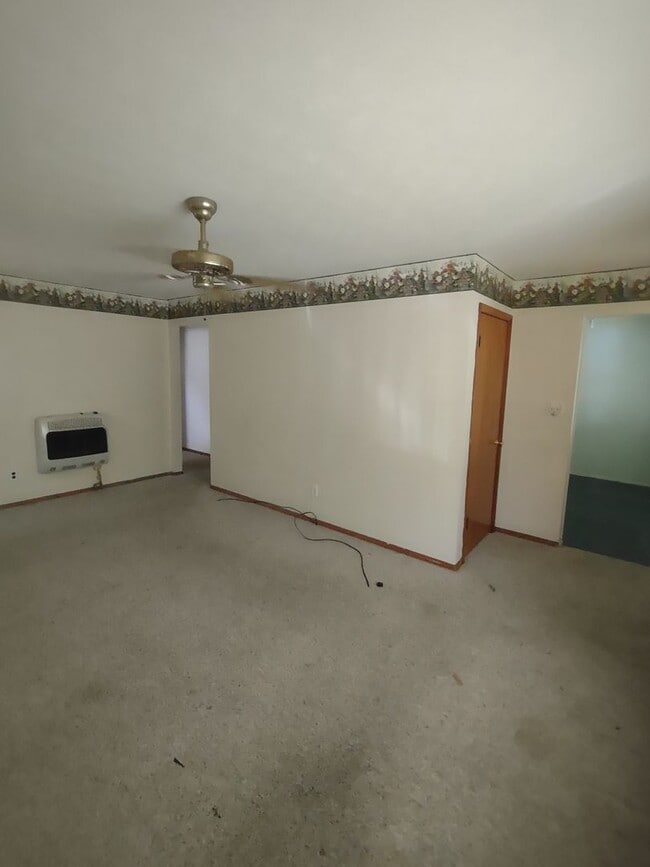 Building Photo - Brick Home For Rent