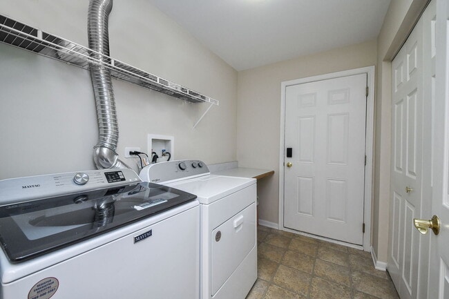 Building Photo - 3169 Saganashkee Ln