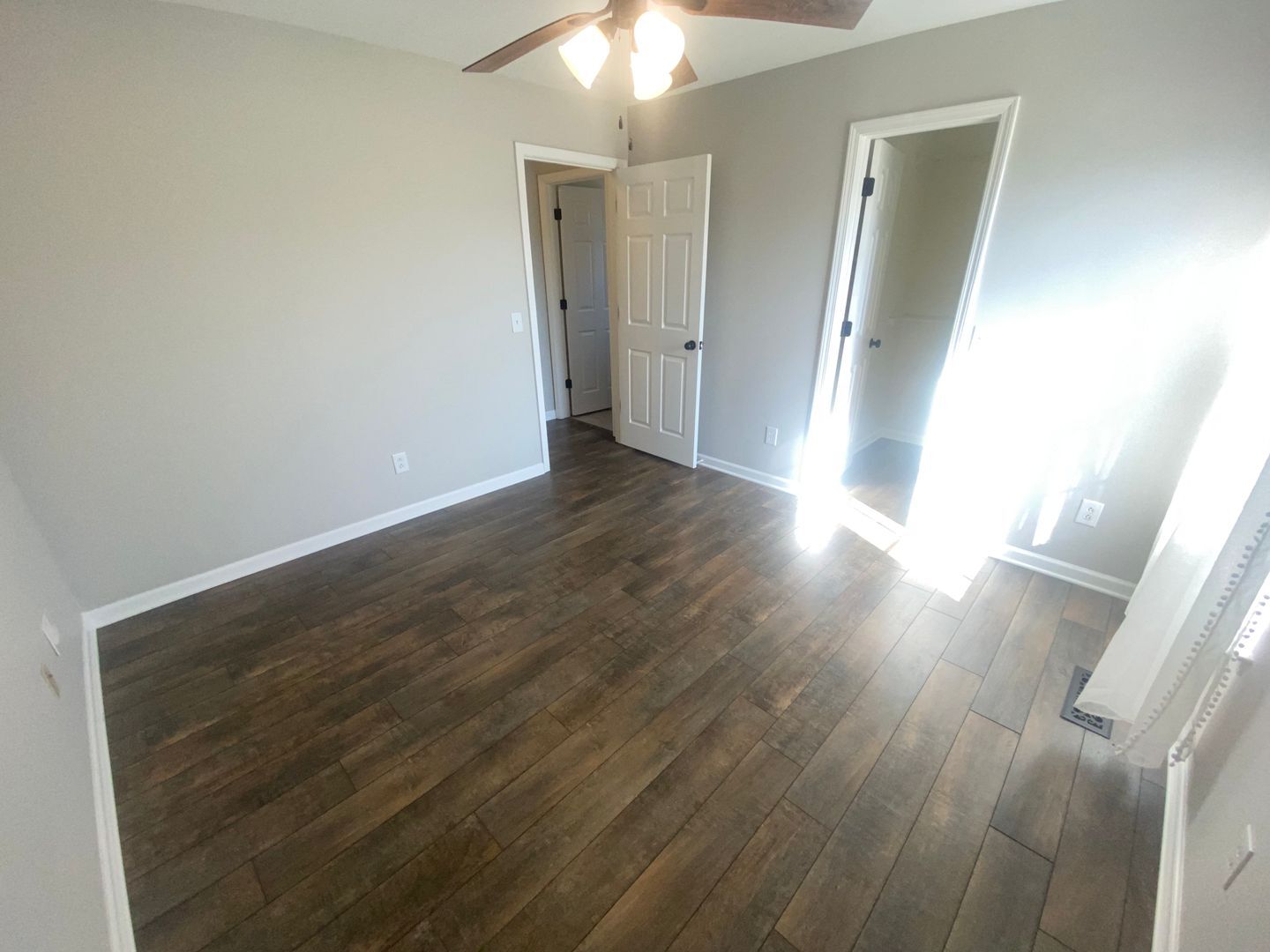 Building Photo - 542 Rogers Ln