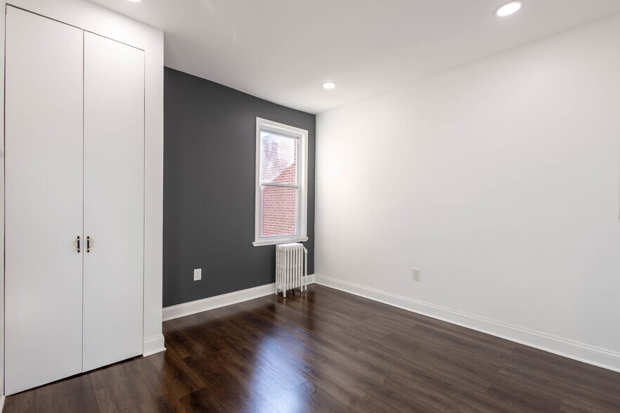 Building Photo - 3205 E Monument St