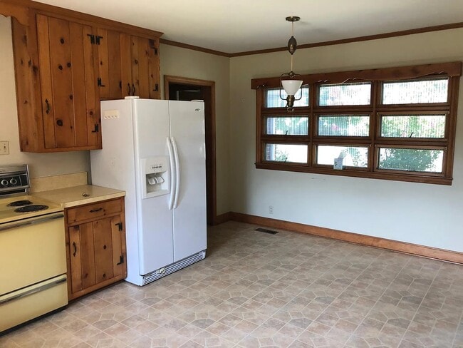 Building Photo - 1619 Jones Blvd