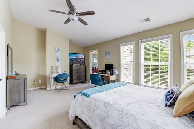 Building Photo - 43149 Crosswind Terrace