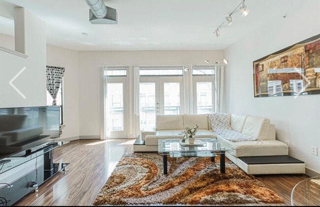 Building Photo - 1901 Post Oak Blvd