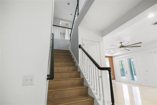 Building Photo - 8394 Lookout Pointe Dr