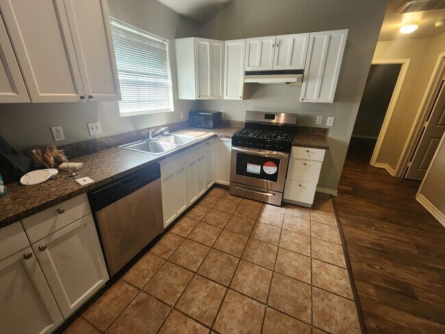 Building Photo - 2714 Whitis Ave