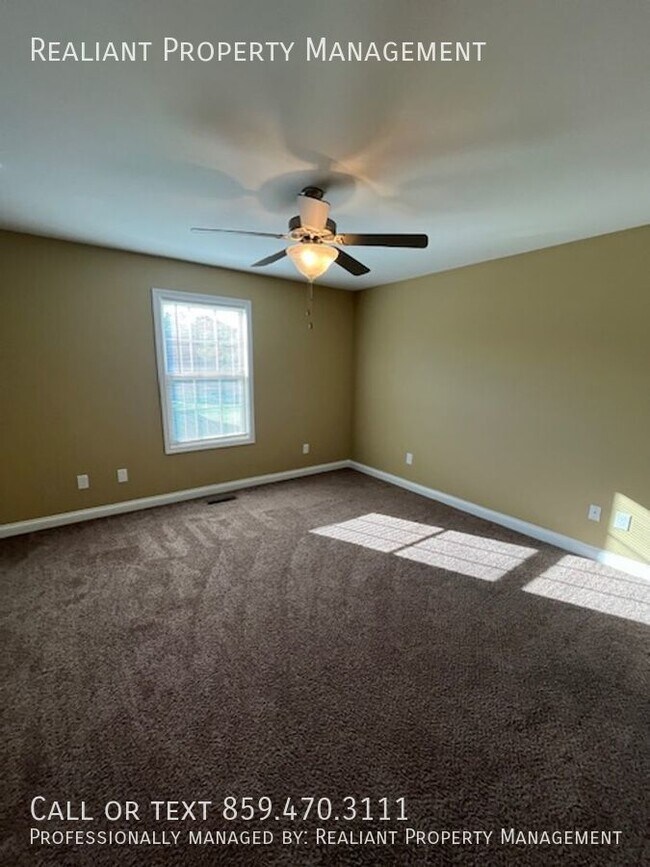 Building Photo - 236 Lynnwood Dr