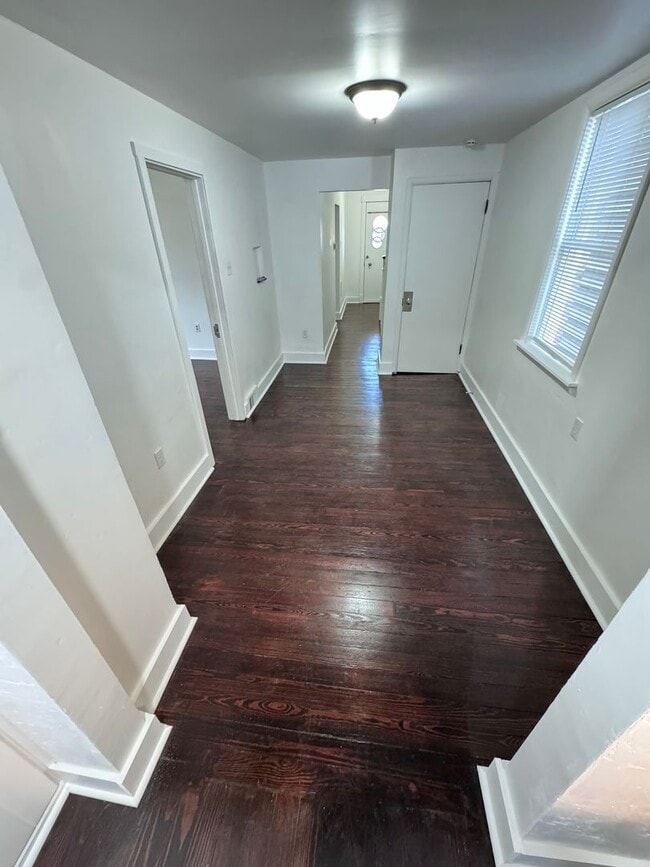 Building Photo - Gorgeous Fully Renovated 4-Bed 1-Bath House In Christy Park!!!