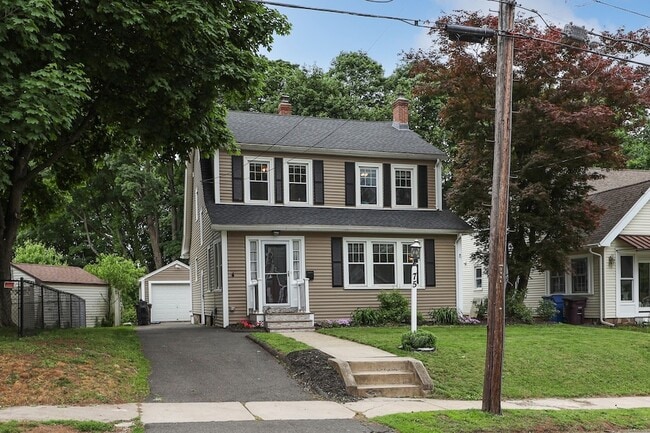 Building Photo - 75 Park Dr