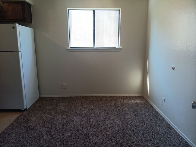 Building Photo - 304 Dunes Pl SE
