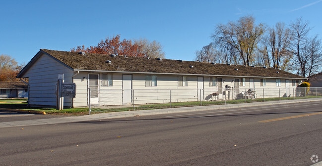 Building Photo - Riverbend Court Apartments