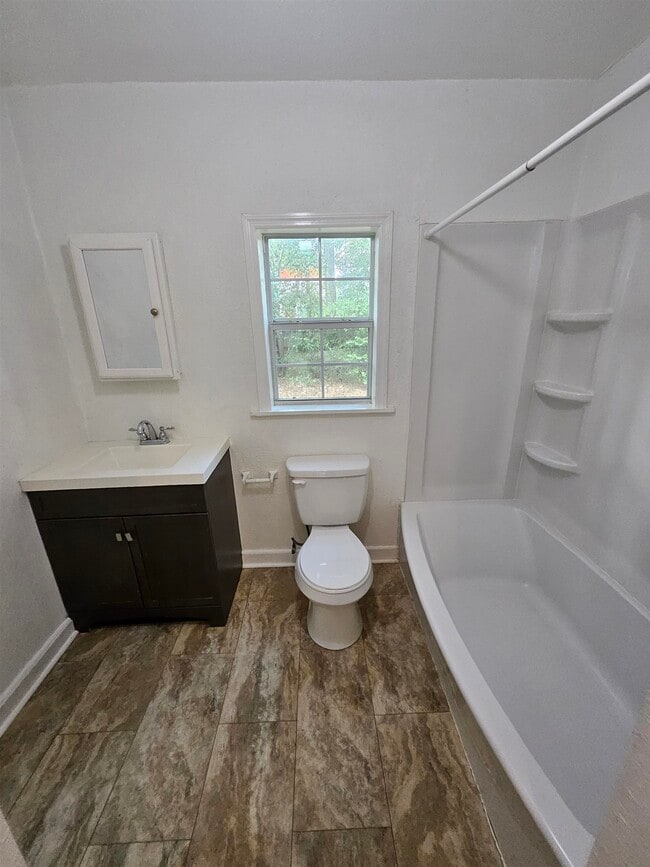 Building Photo - 2772 W Tharpe St