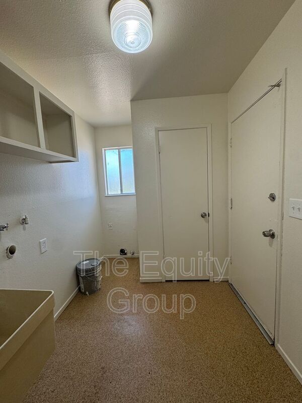 Building Photo - 5316 Avenue 280
