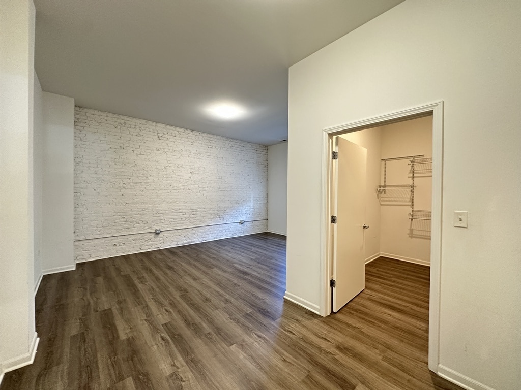 Building Photo - 2550 S Wabash Ave