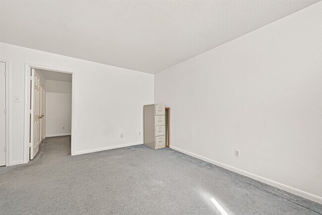 Building Photo - 15707 Crooked Arrow Dr