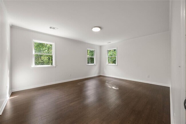 Building Photo - 1260 Heards Ferry Rd NW