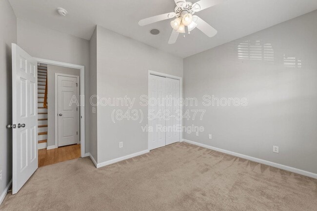 Building Photo - 264 Viareggio Road