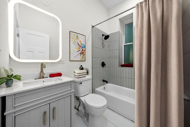 Building Photo - 3037 W Lexington St