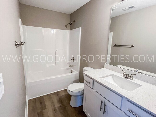 Building Photo - 4 bedroom 3 bathroom Ranch style home with finished basement in Waukee