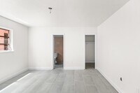 Building Photo - 1880 SW 17th Ave