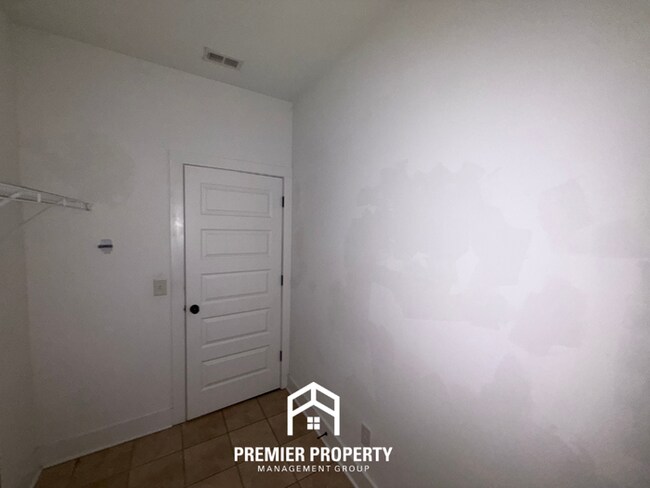 Building Photo - 4BR/2BA Birmingham Rental with Attached 1-Car Garage & Open Kitchen Island