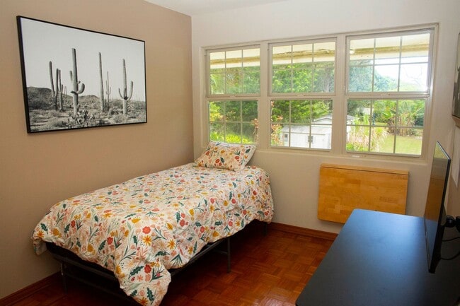 Building Photo - Spacious 4-Bedroom Retreat in Haiku with Stunning Natural Light