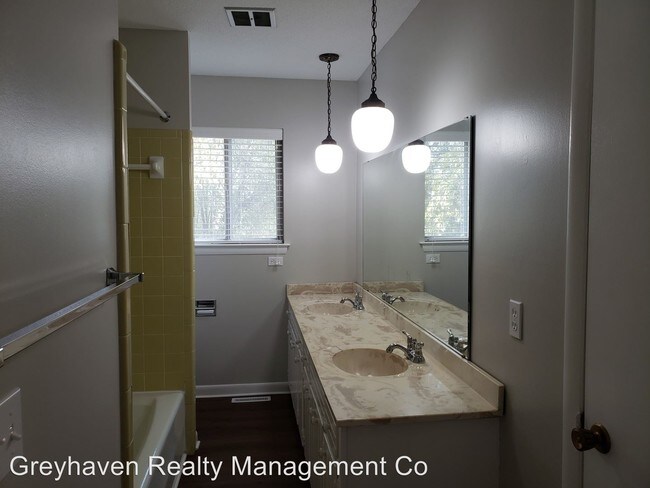 Building Photo - 3 br, 2.5 bath House - 4461 Suhrie Rd