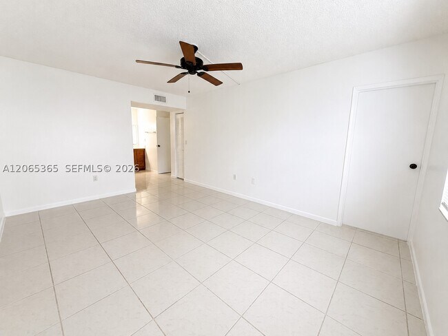 Building Photo - 4384 NW 9th Ave
