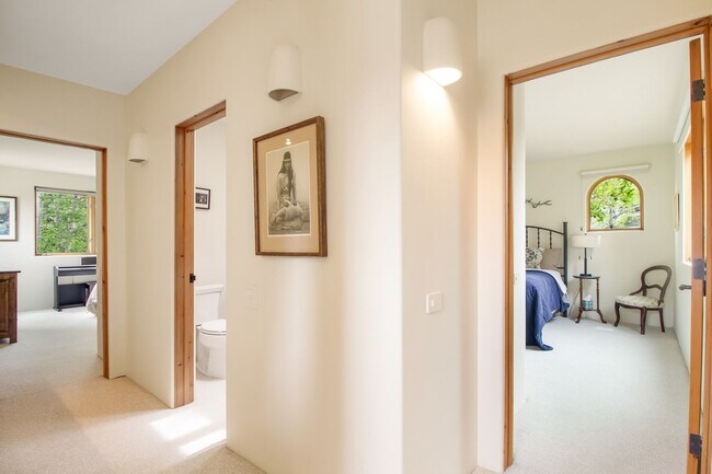 Building Photo - Sun Valley Home, Fully Furnished and Move-in Ready