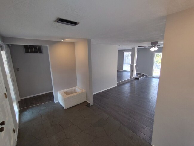 Building Photo - Coming Soon!!   Spacious 3-Bed, 3-Bath Hom...