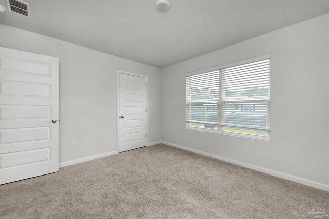 Building Photo - 5280 Peach Dr