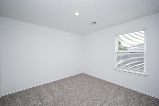 Building Photo - 16822 Paintbrush Holw Ln