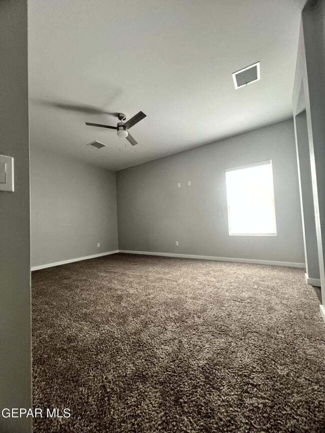 Building Photo - Open floor plan. 4 Bedrooms, 2.5 baths, 2 ...