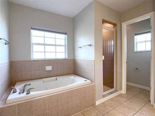 Building Photo - 104 Vista Loop