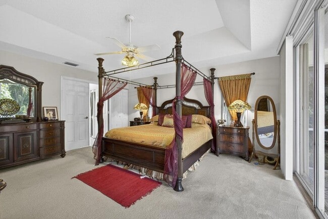 Building Photo - 1940 S Club Dr