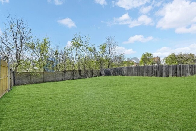 Building Photo - 1512 Chama Dr