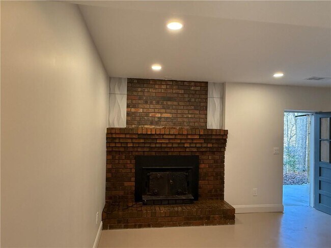 Building Photo - 456 Poverty Acres Rd