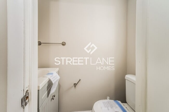 Building Photo - Charming 3 Bedroom in Columbus!