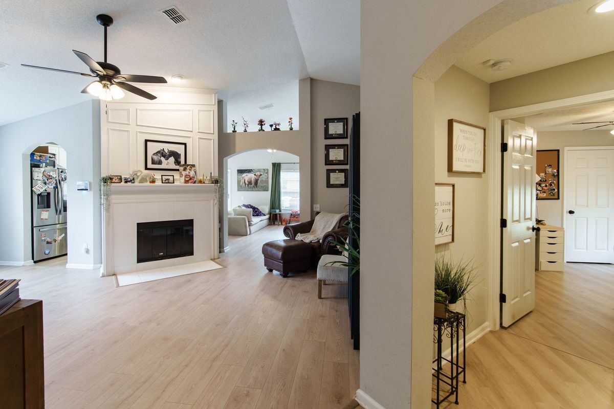 Building Photo - 11865 Noble Fir Ct