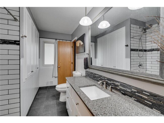 Building Photo - 1016 155th St W