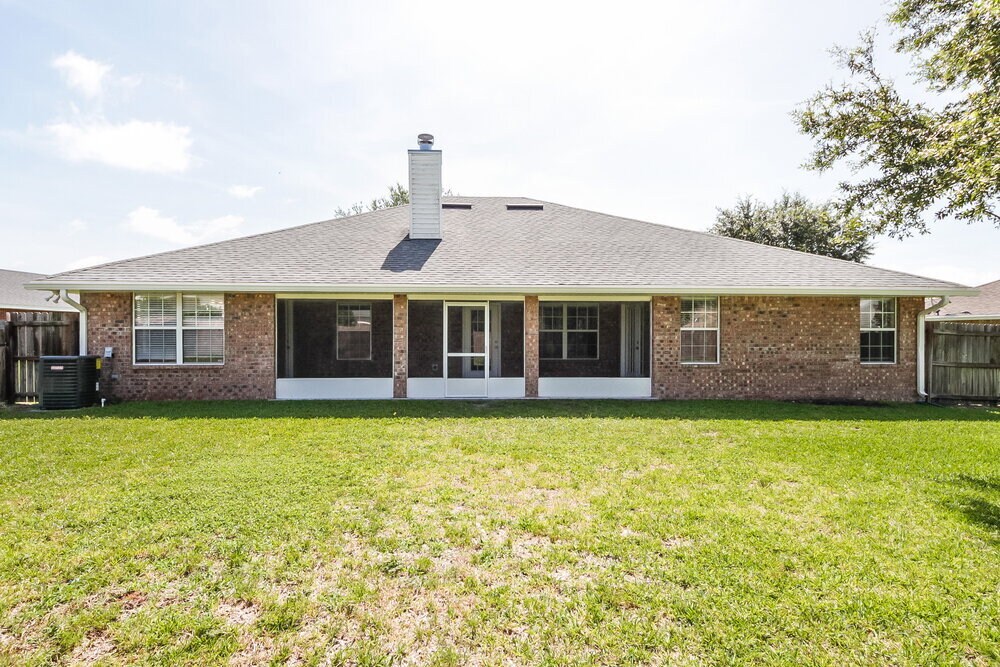 Building Photo - 3209 Silverado Cir