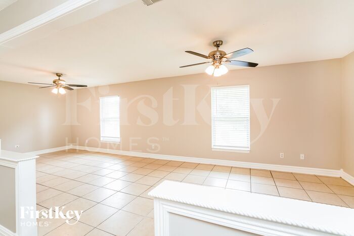 Building Photo - 2090 Raymond Dr