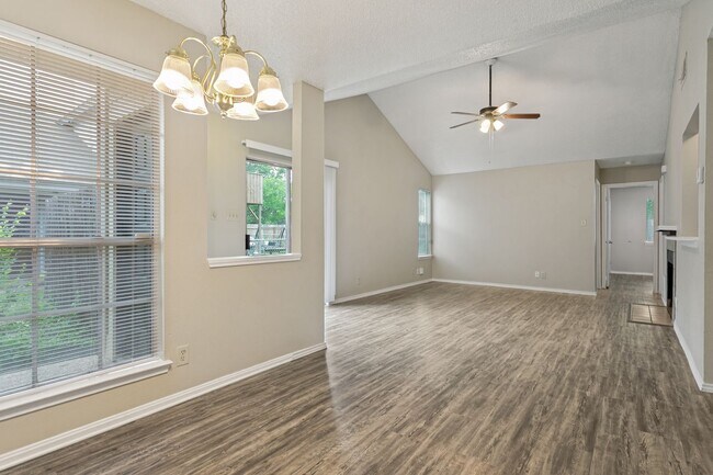Building Photo - 2-BEDROOM DUPLEX