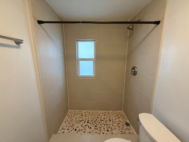 Building Photo - 27 NW 11th Ave