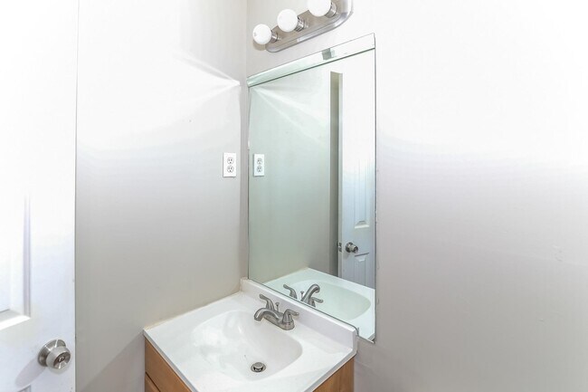 Building Photo - 6350 Limewood Ave