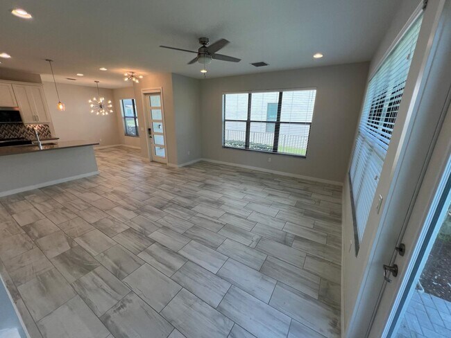 Building Photo - Beautiful Home in Saddlweoods