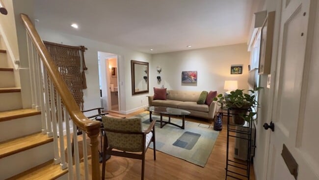 Building Photo - Spacious 2BR/1.5BA Townhouse Available February 1st!!  Great West End Location!!