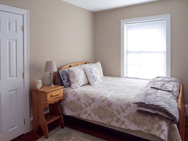 Building Photo - 810 Washington St