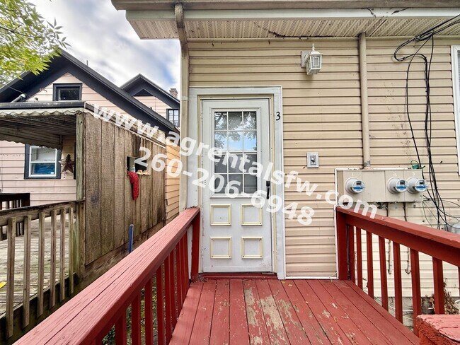 Building Photo - 310 W Dewald St