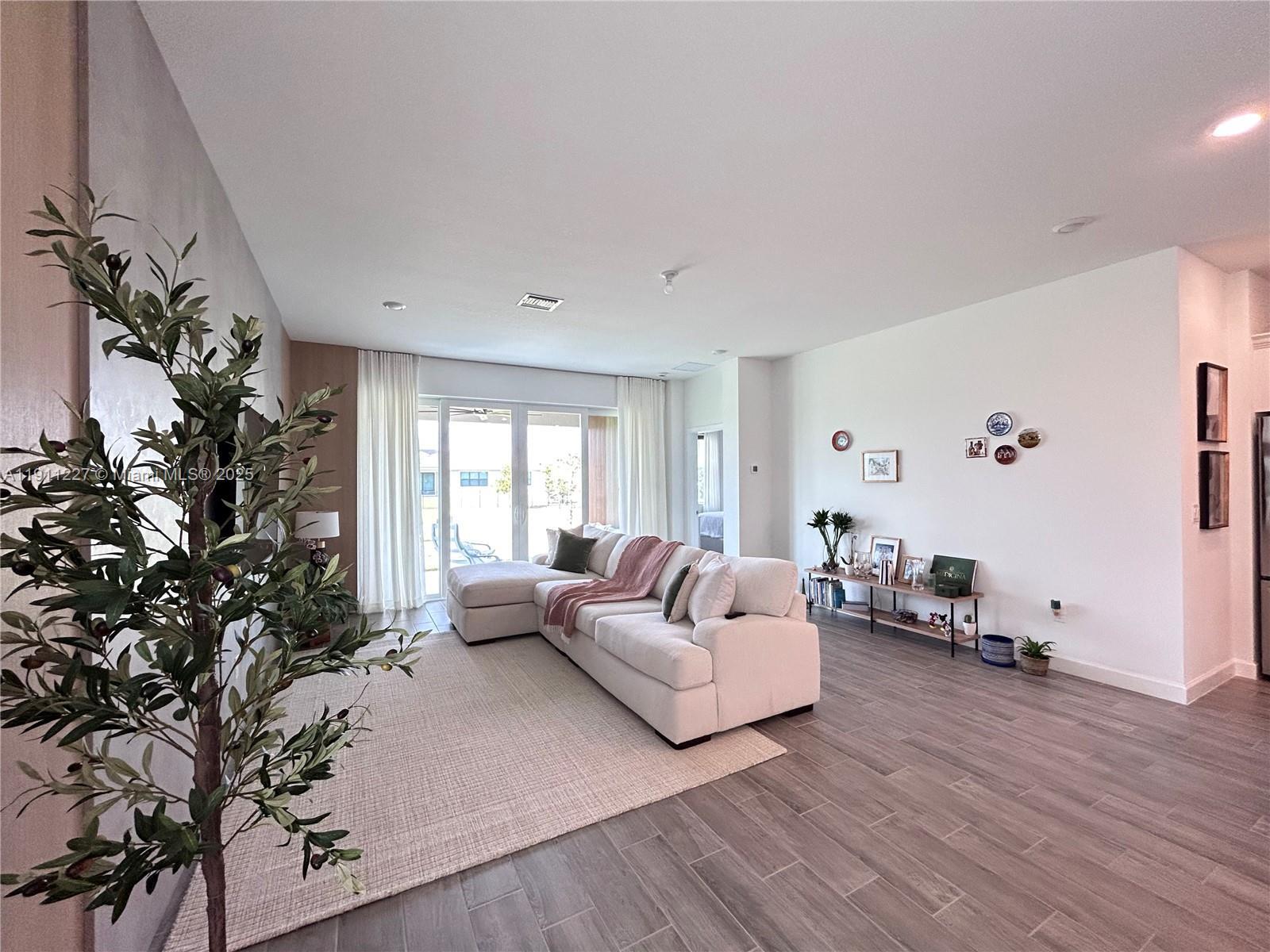 Building Photo - 1441 Haywagon Trl