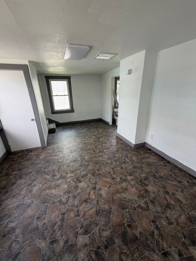 Building Photo - Quaint one bedroom Home!